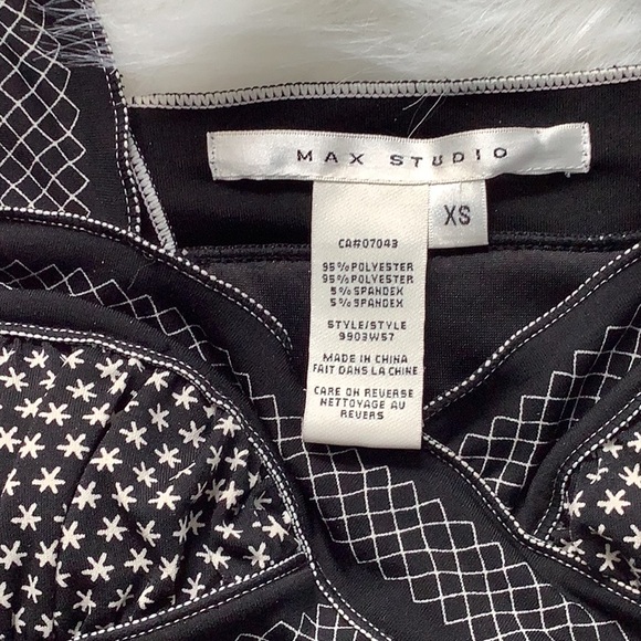 MAX STUDIO|| Sun Dress|| Maxi~Built in Bra - Picture 4 of 11